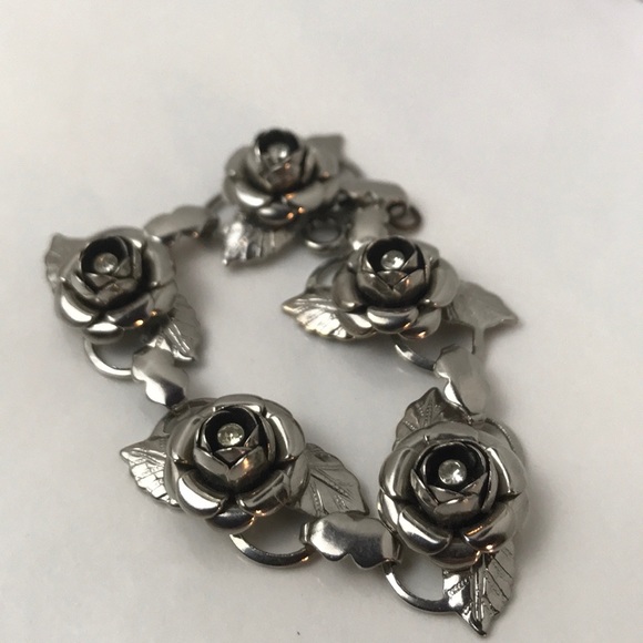 Vintage Jewelry - Vintage silver floral link bracelet